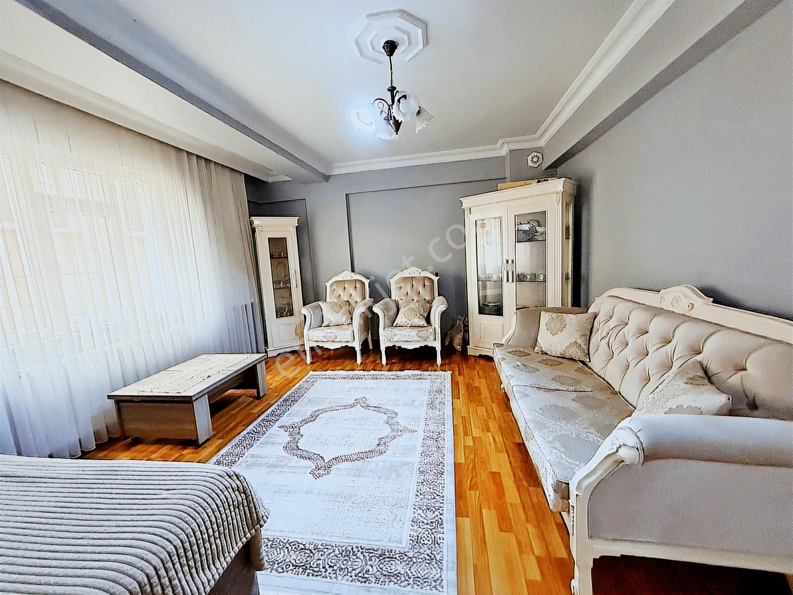 Alban'dan Metrobüse 9dk Balkonlu Geniş Mutfak 155 M² 3+1 Daire ! - Görsel 11