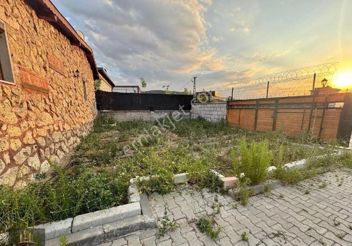 Hisarcık Bahçelievler'de Doğa İle İç İçe Her Detayı Özel Yazlık - Görsel 2