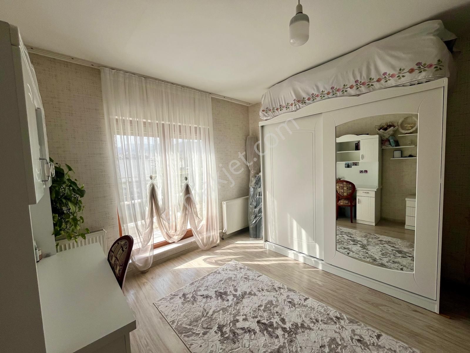 Ahmet Yesevi Caddesi Satılık 5+1 Daire - Görsel 9
