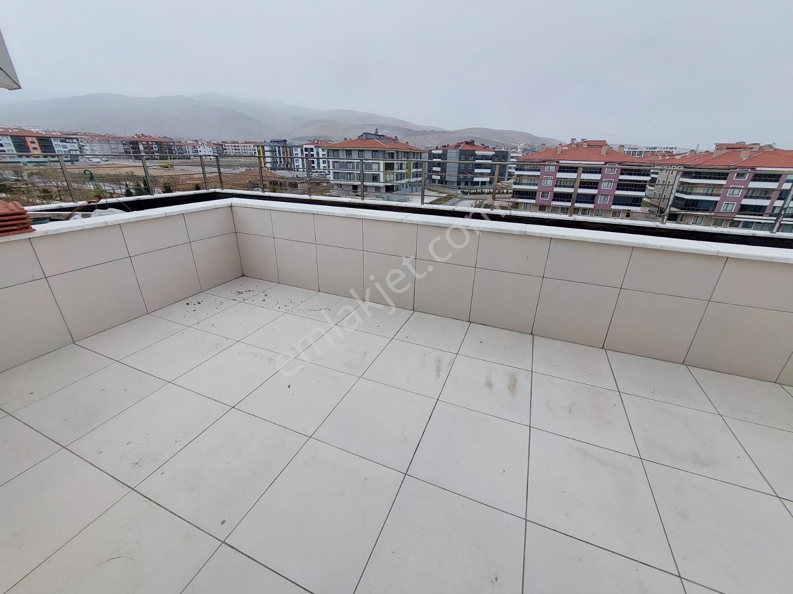 Ahmet Yesevi Caddesi Satılık 5+1 Daire - Görsel 30