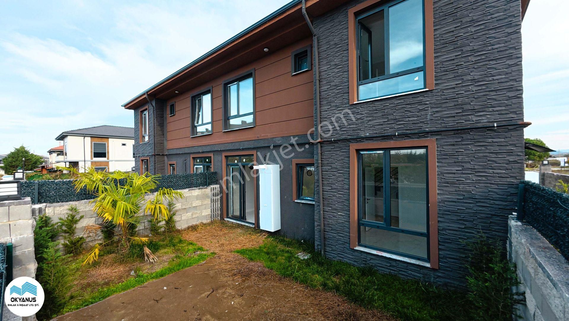 Sakarya Karasu Merkezde Havuzlu Kapalı Mutfak Köşe Parsel Villa - Görsel 12