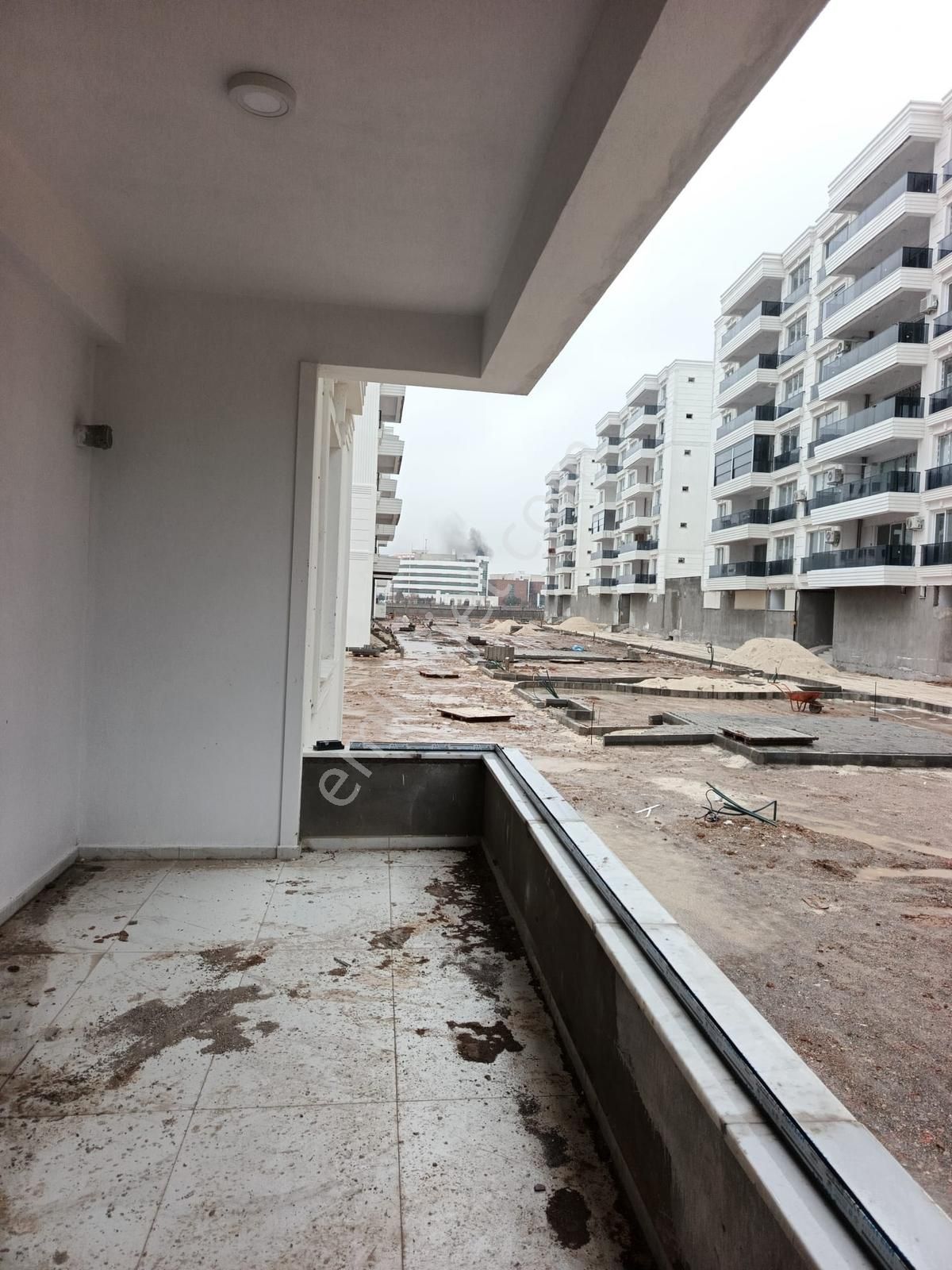 Acar Emlaktan 8mart Mah Zeydan Yapıda 3+1 175m2 Giriş Katı Daire - Görsel 9