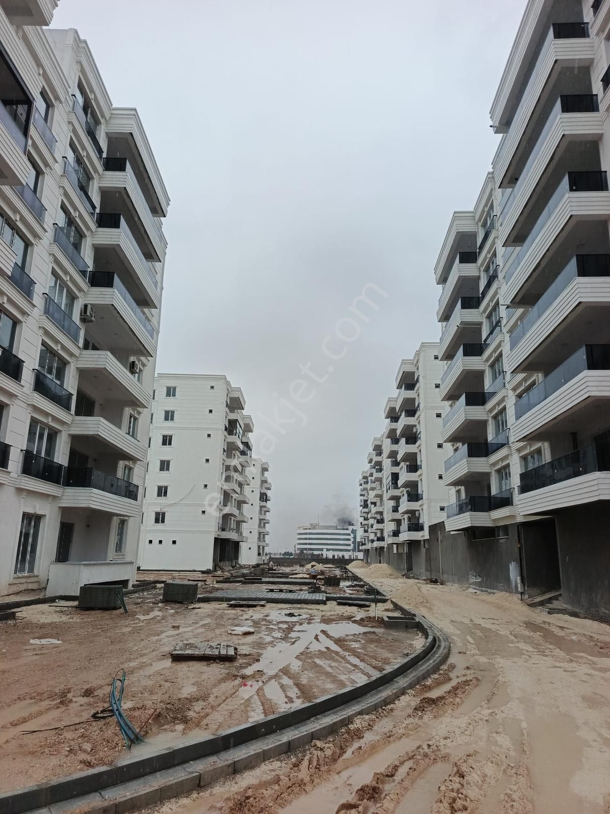 Acar Emlaktan 8mart Mah Zeydan Yapıda 3+1 175m2 Giriş Katı Daire - Görsel 3