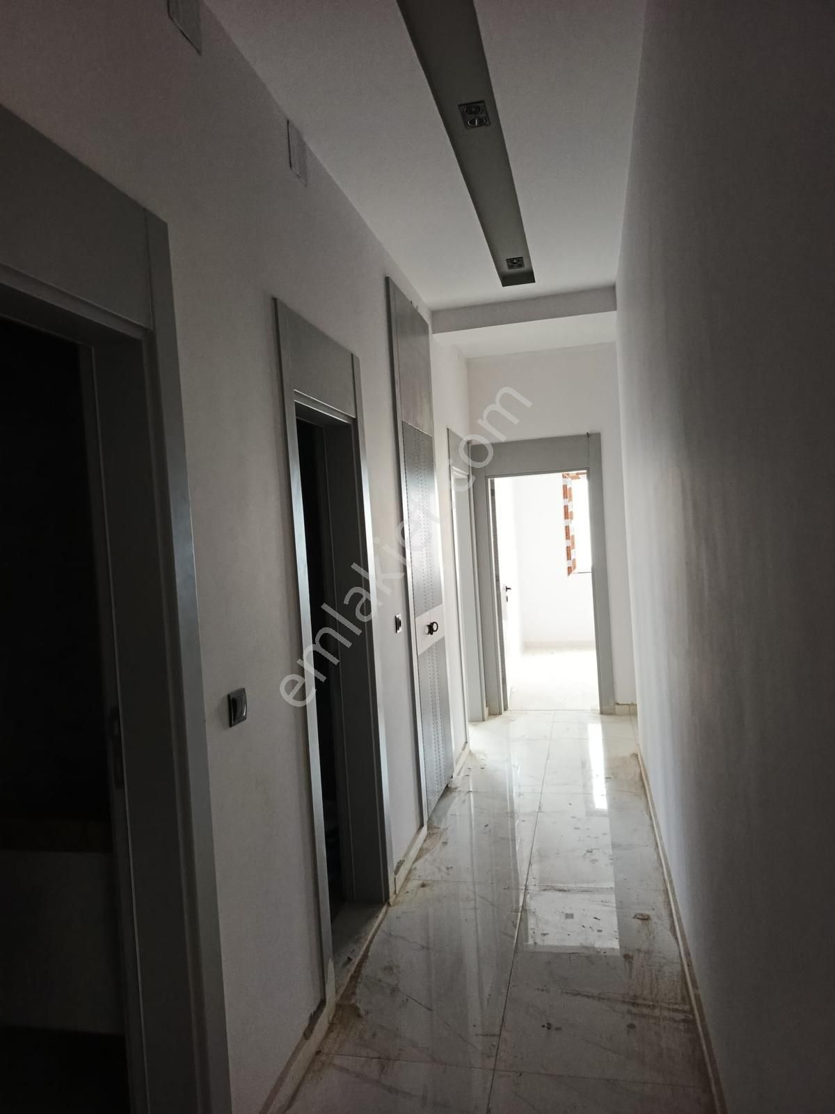 Acar Emlaktan 8mart Mah Zeydan Yapıda 3+1 175m2 Giriş Katı Daire - Görsel 11