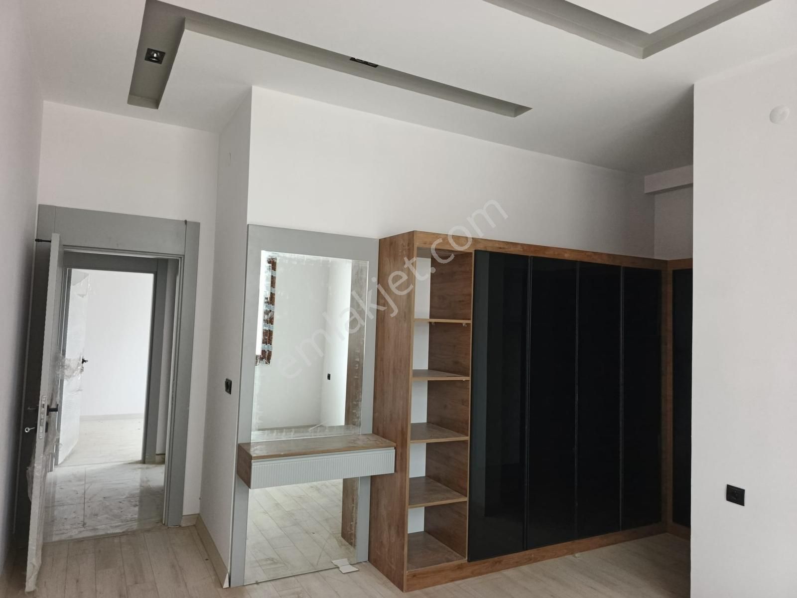 Acar Emlaktan 8mart Mah Zeydan Yapıda 3+1 175m2 Giriş Katı Daire - Görsel 5