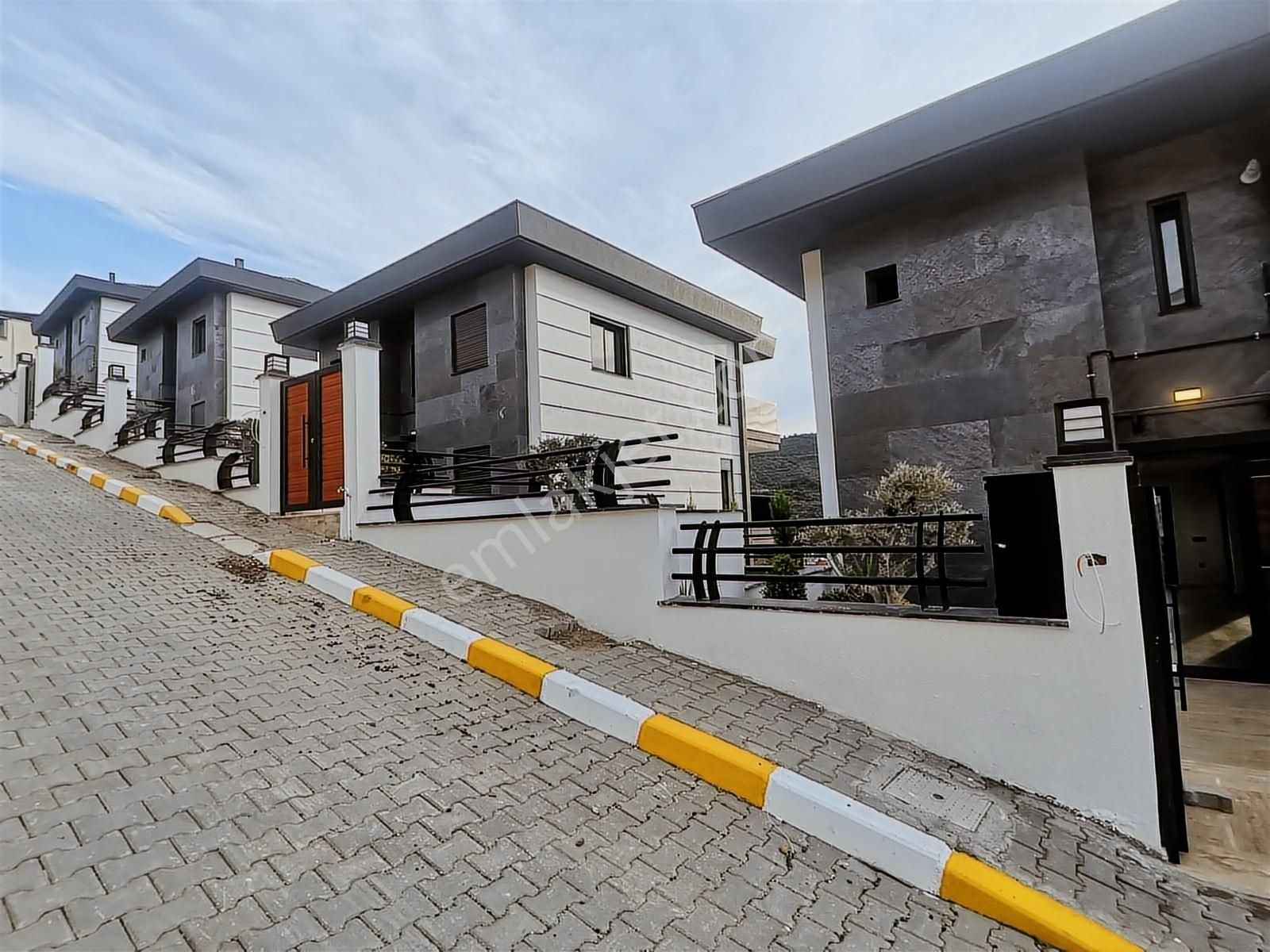 Fb Gayrimenkul'den Eşsiz Tasarımıyla Ultra Lüks Triplex Villa - Görsel 2