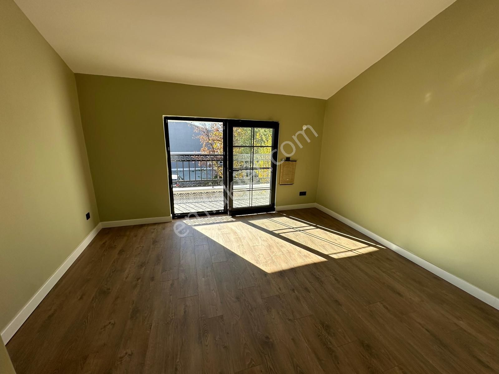 Newcıty Emlaktan Şehir Merkezine Yakın Satılık Müstakil Villa - Görsel 22