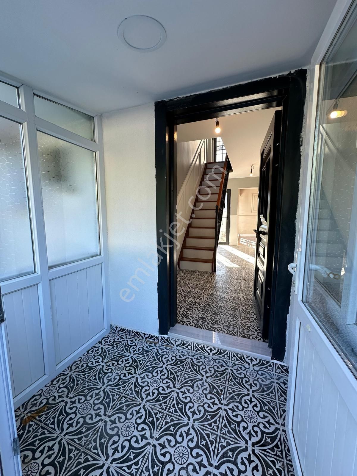 Newcıty Emlaktan Şehir Merkezine Yakın Satılık Müstakil Villa - Görsel 15