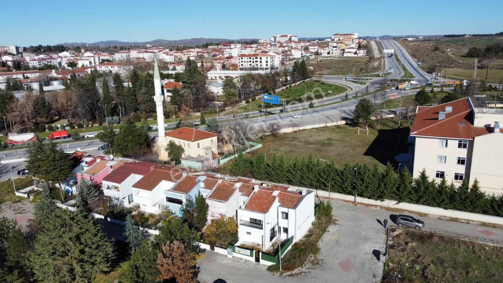 Newcıty Emlaktan Şehir Merkezine Yakın Satılık Müstakil Villa - Görsel 11