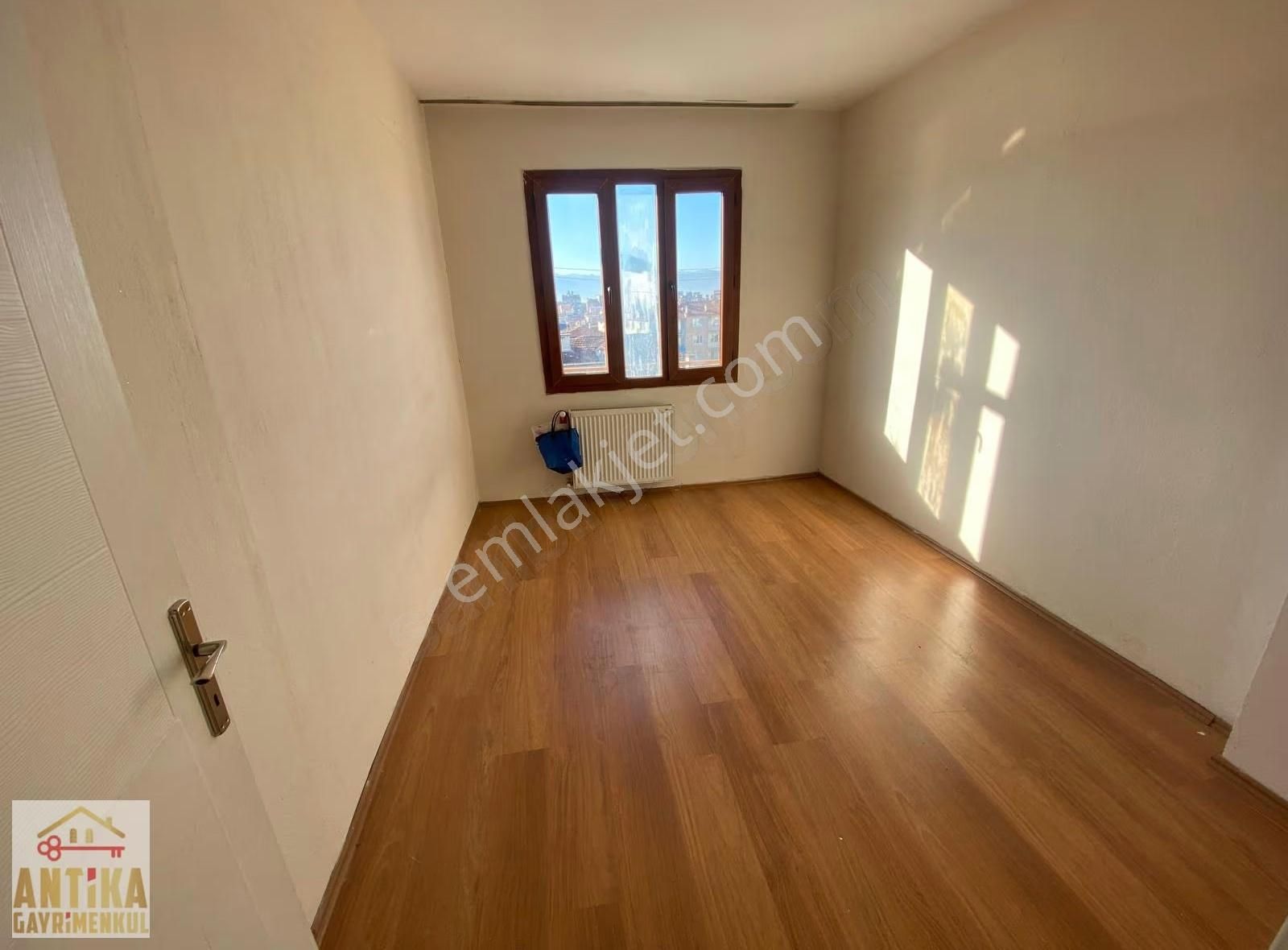 Antika Gayrimenkulden Şehir Merkeznde Doğalgazlı 3+1 Geniş Daire - Görsel 16