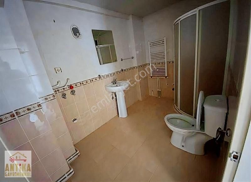 Antika Gayrimenkulden Atatürk Mahallesinde Kiralık 3+1 Daire - Görsel 2