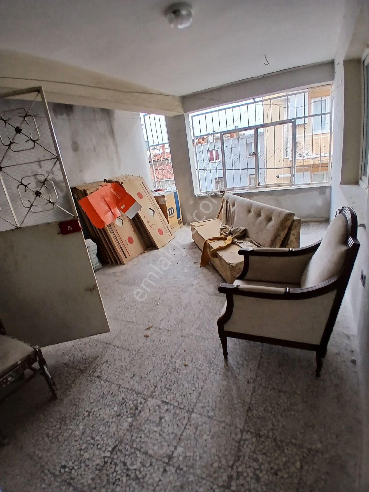 Komple Satılık 202 M2 Bahçeli Çok Geniş Ferah Bir Bina - Görsel 3