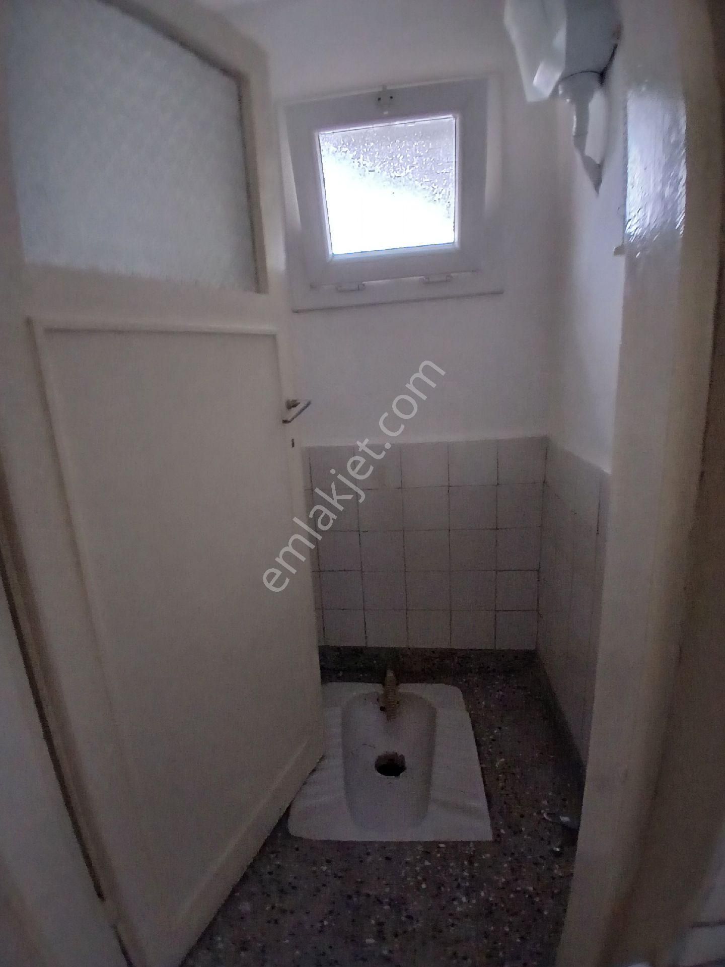 Komple Satılık 202 M2 Bahçeli Çok Geniş Ferah Bir Bina - Görsel 7