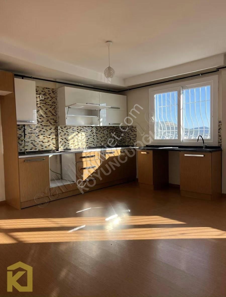 Geniş Metrekare Manzaralı Ferah 3+1 Satılık Daire