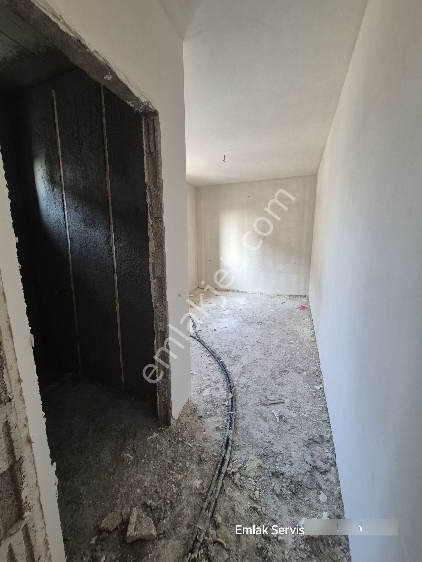 Temellı Merkezde Asansörlü Ön Cephe 2+1 - Görsel 9