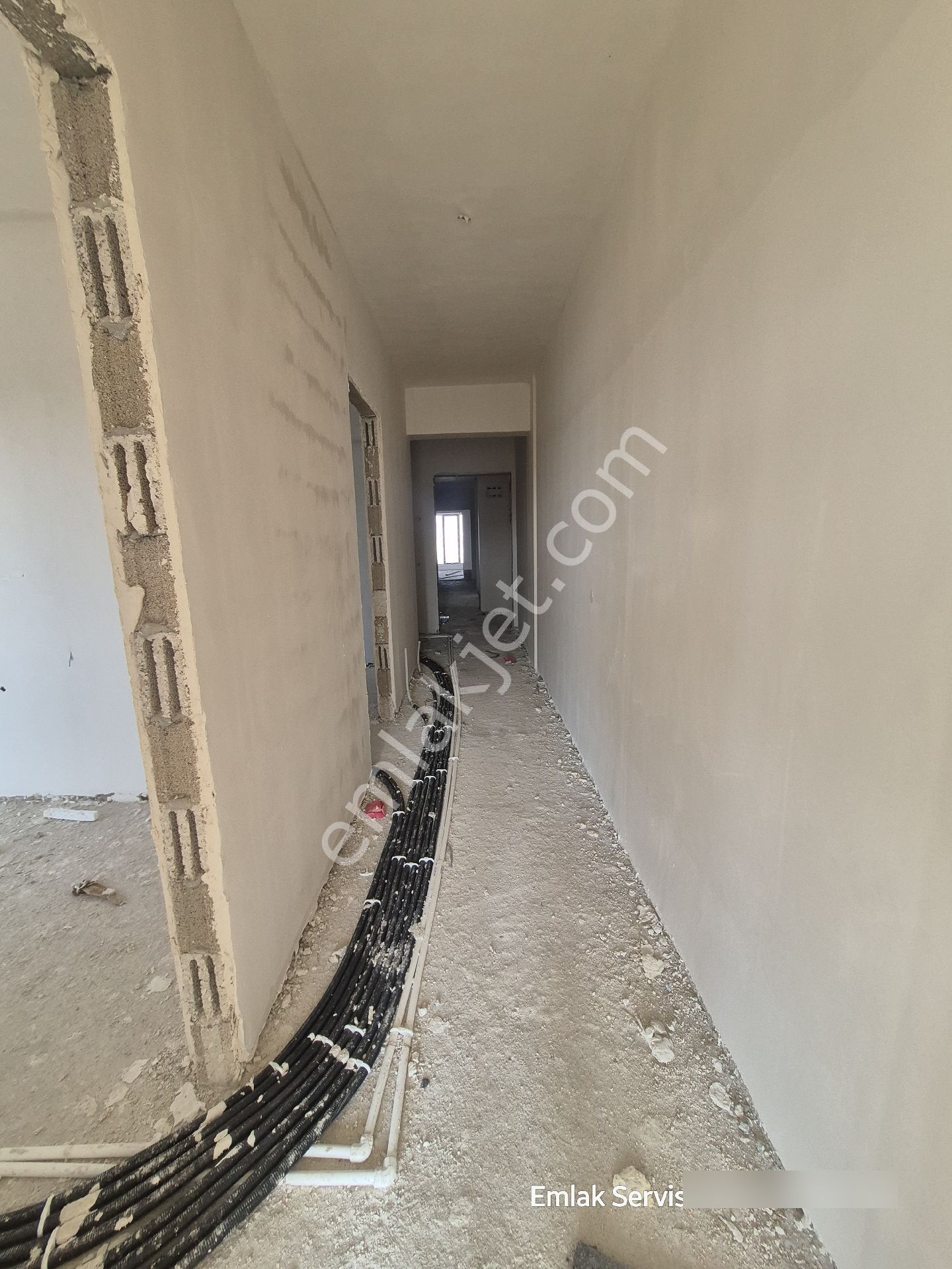 Temellı Merkezde Asansörlü Ön Cephe 2+1 - Görsel 4