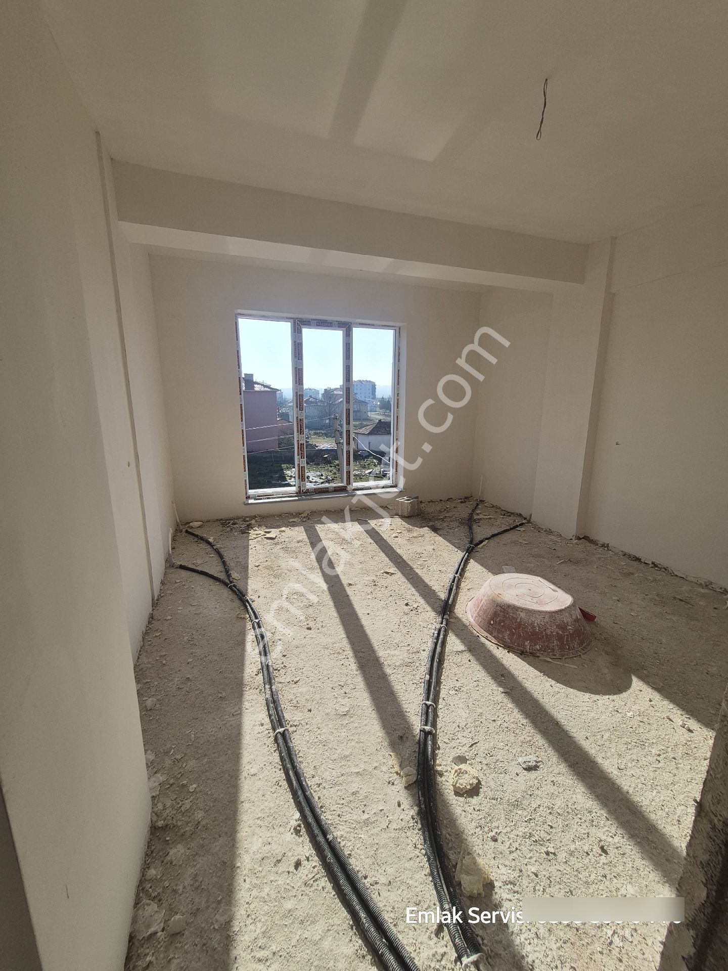 Temellı Merkezde Asansörlü Ön Cephe 2+1