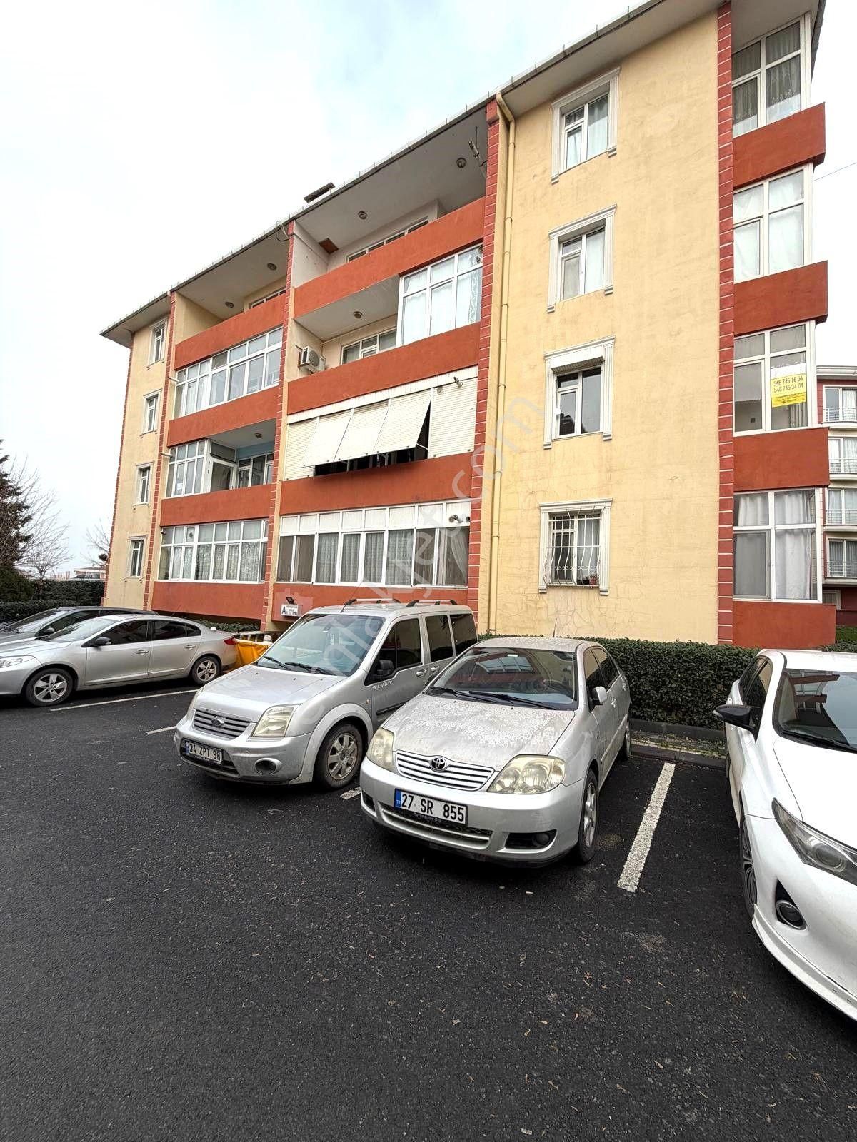 Silivri Güneş Evler Sitesinde 3+1 Satılık Daire