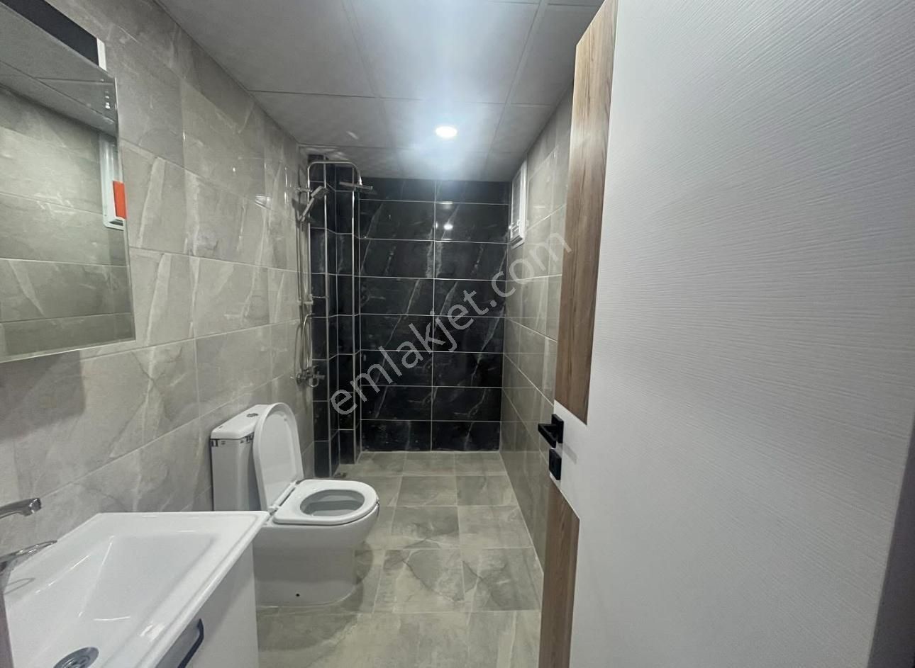 Türker Emlak'tan Şehir Hastanesi Yakınında Eşyalı Kiracılı 1+1 - Görsel 2