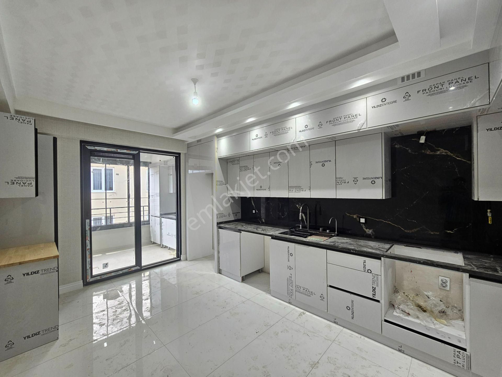 Ahmet Yesevi Caddesi Ve Beyhekim Caddesi Yakını Ultra Lüx Site İçerisinde Satılık 3+1 Daireler