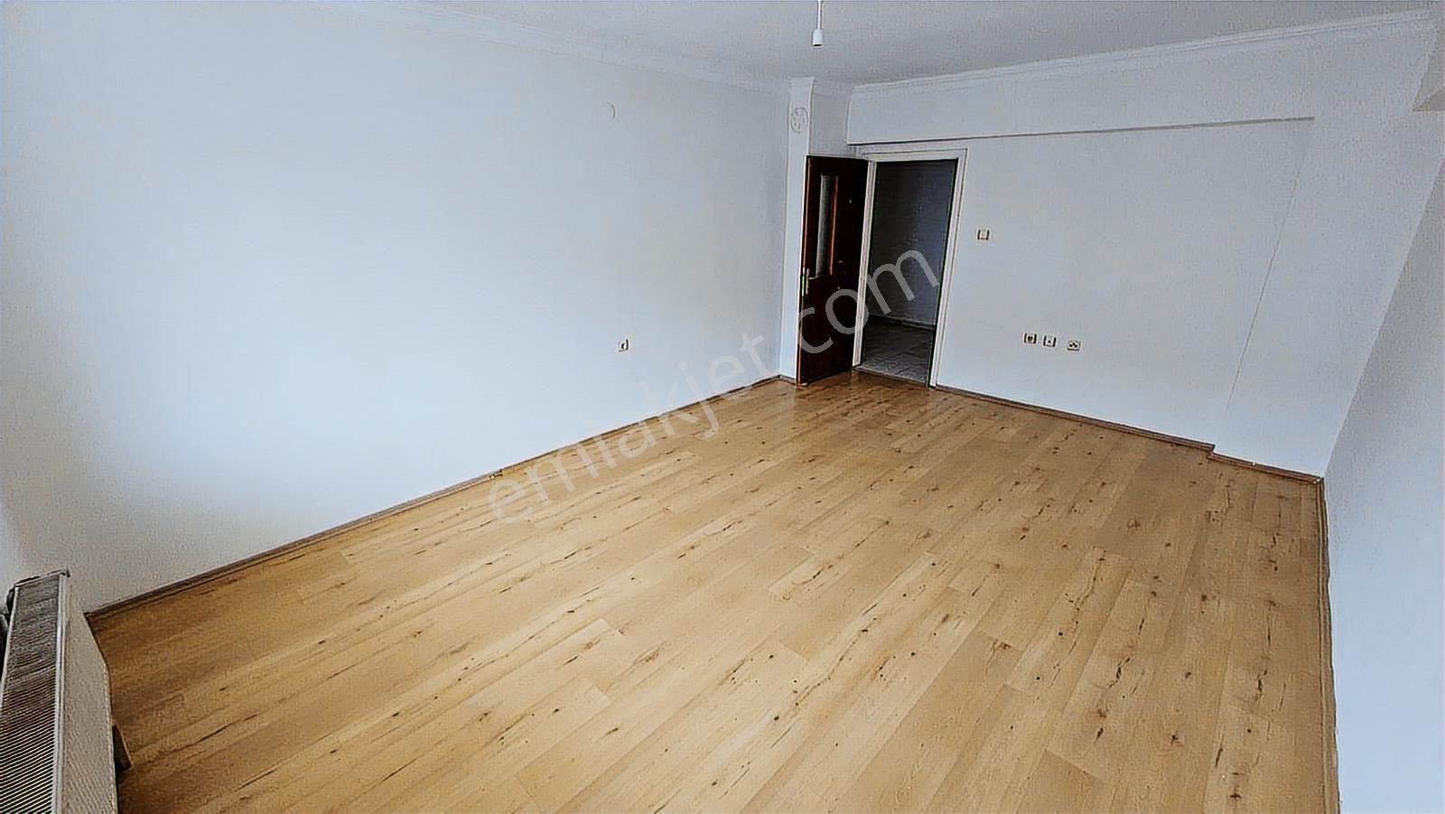 Kutlu Mah İmam Alim Sultan Caddeye Yakın Ara Kat Ön Cephe 3+1 - Görsel 22