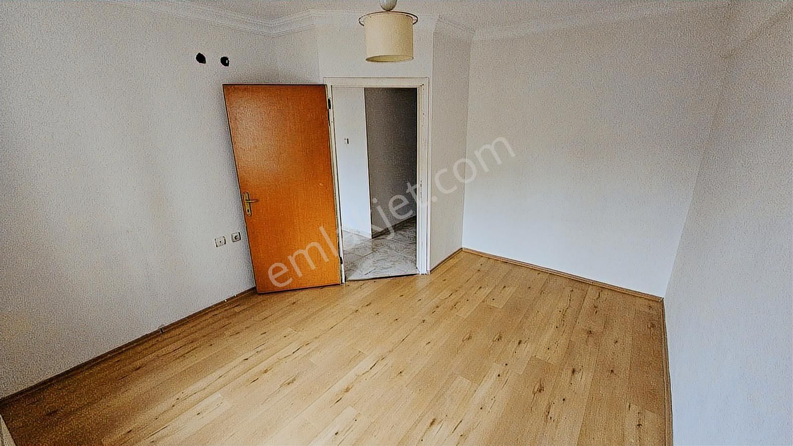 Kutlu Mah İmam Alim Sultan Caddeye Yakın Ara Kat Ön Cephe 3+1 - Görsel 13