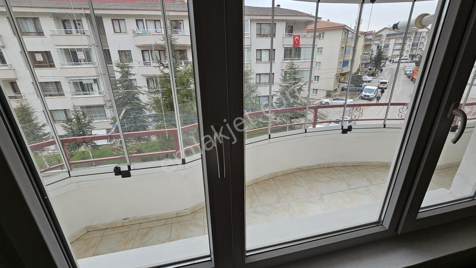 Kutlu Mah İmam Alim Sultan Caddeye Yakın Ara Kat Ön Cephe 3+1 - Görsel 18