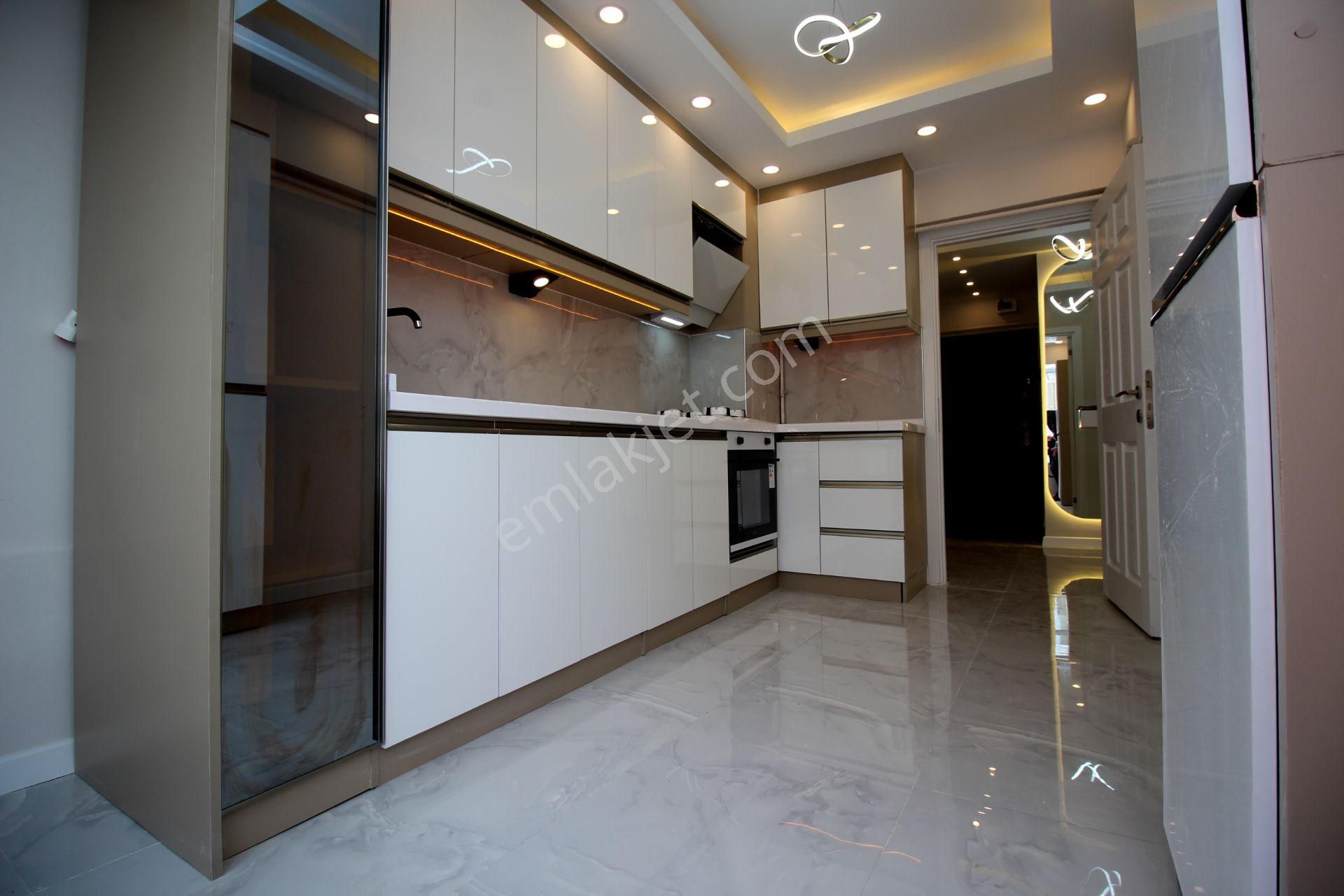 Emre Emlak'tan Pınarbaşı'nda Arakat Ön Cephe Full Yapılı 3+1 Satılık Daire - Görsel 4