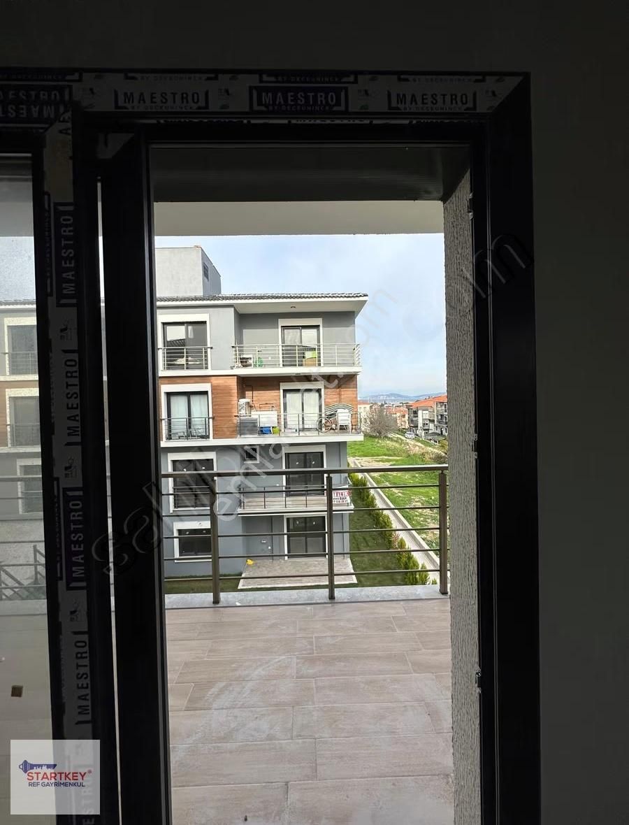 Yeni Foça Havuzlu Sitede Kiralık 1+1 Daire - Görsel 13