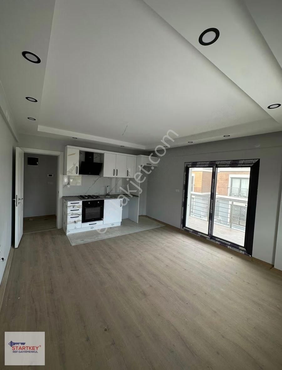 Yeni Foça Havuzlu Sitede Kiralık 1+1 Daire - Görsel 16