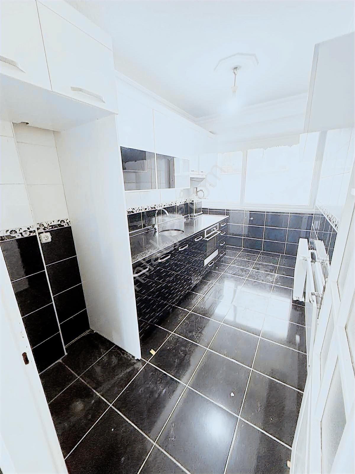 Yoldaş İnş Satılık 3+1 150 M2 14 Yaşında Dublex Daire