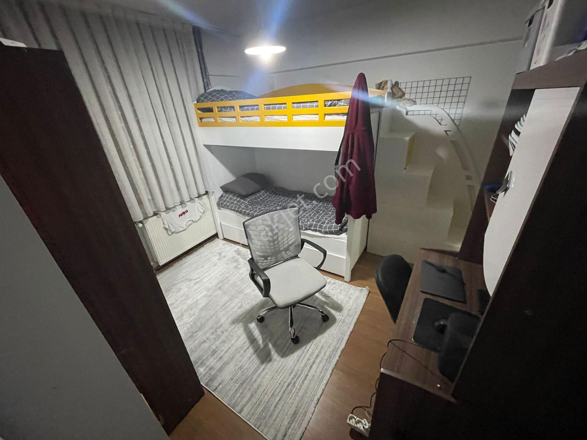 Atatürk Mahallesinde 3+2 Tek Tapu Çift Daire - Görsel 5