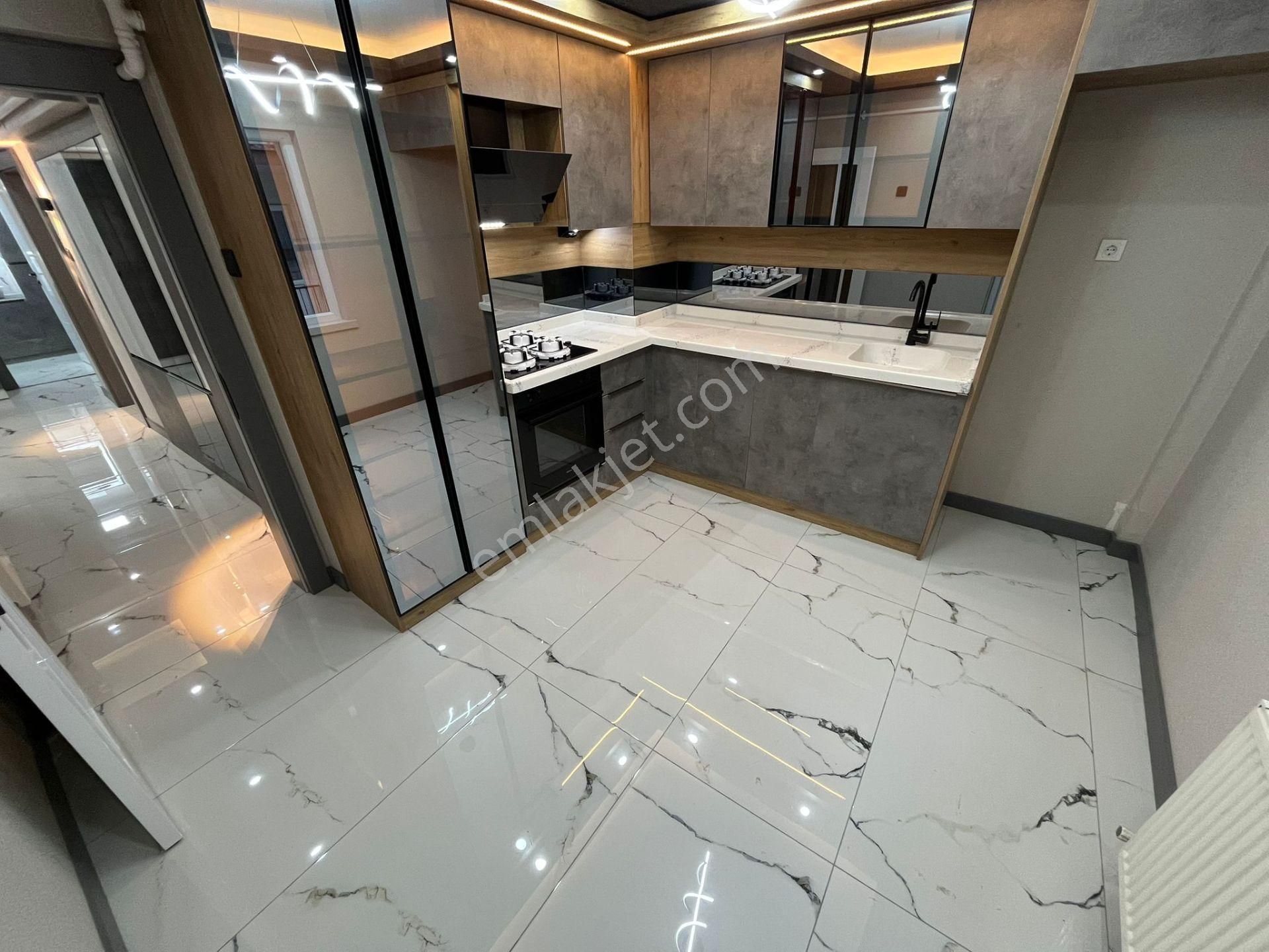 Sincan Plevne Mh'de Ultra Lux Yapılı Ebeveyn B. Giyinme Odalı Satılık Daire