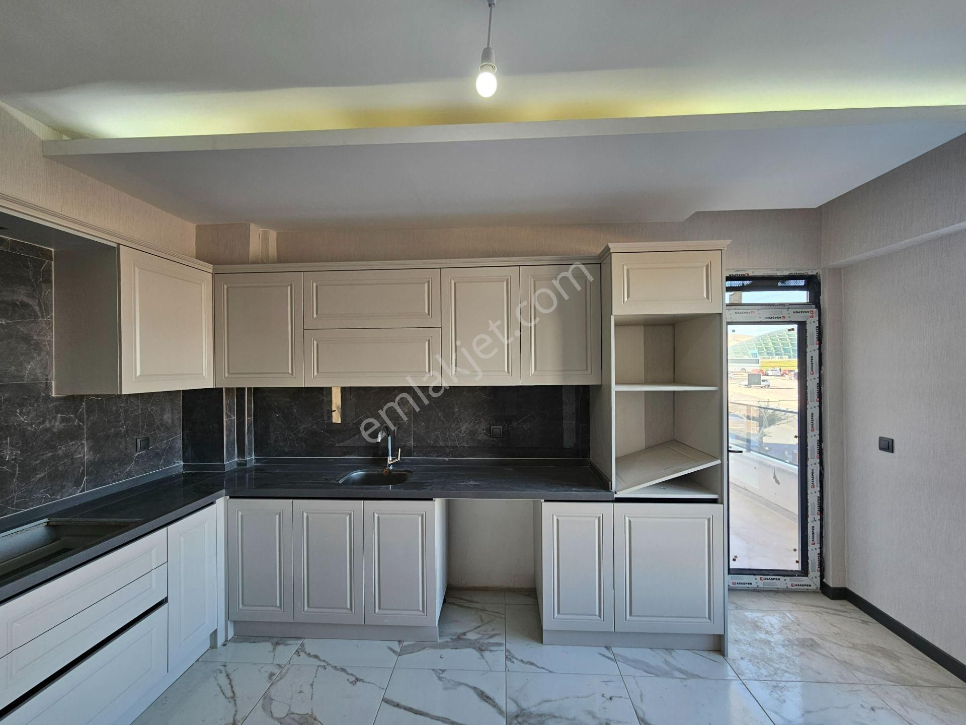 Parsana Mahallesinde Cadde Cepheli 3+1 Lüx Sıfır Fırsat Daire - Görsel 12