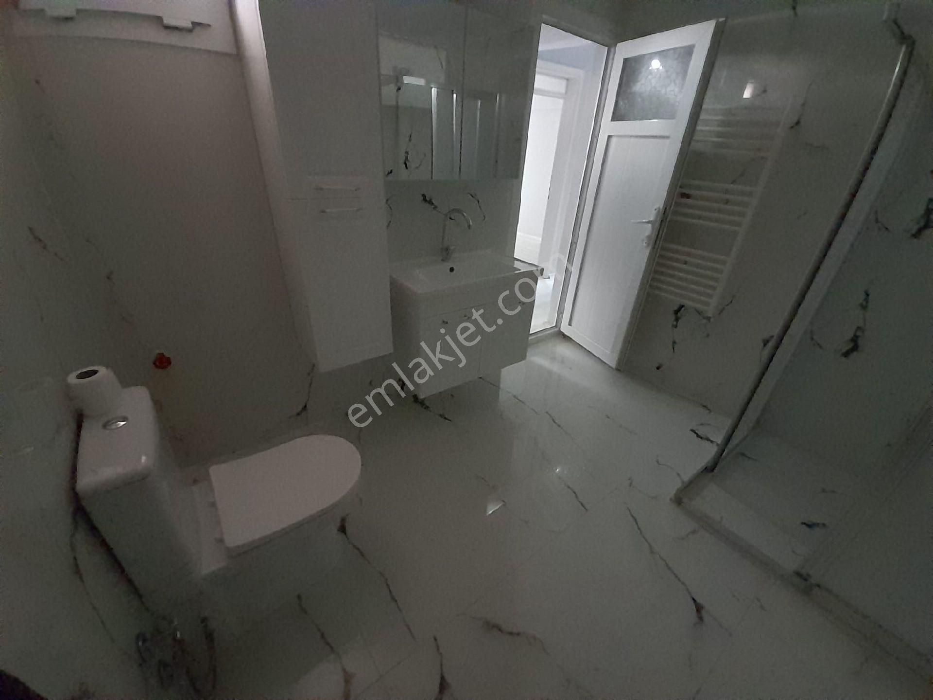 Refet Bele Mahallesi'nde 2+1 Kapalı Mutfak Doğalgazlı - Görsel 13