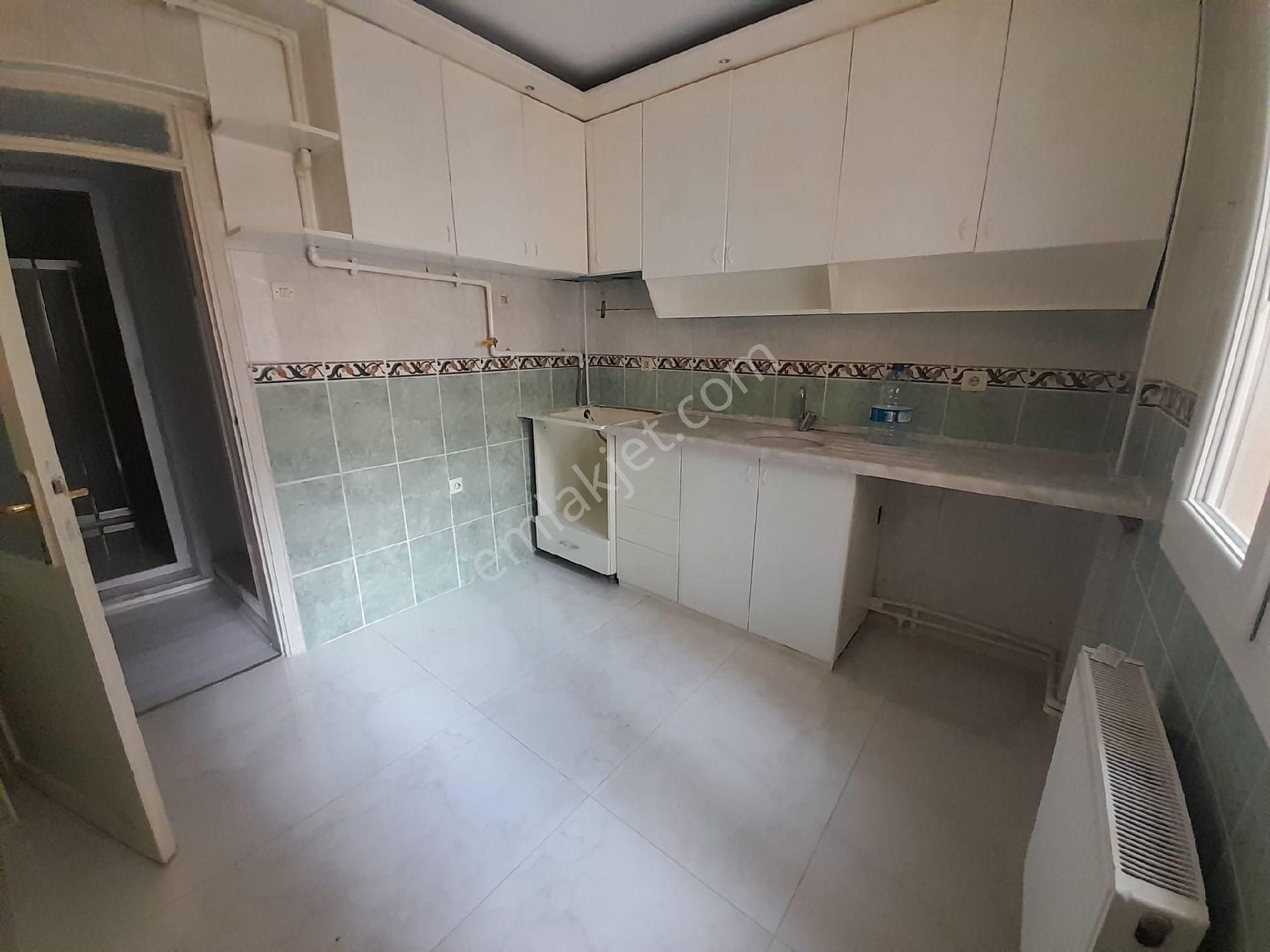 Refet Bele Mahallesi'nde 2+1 Kapalı Mutfak Doğalgazlı - Görsel 9