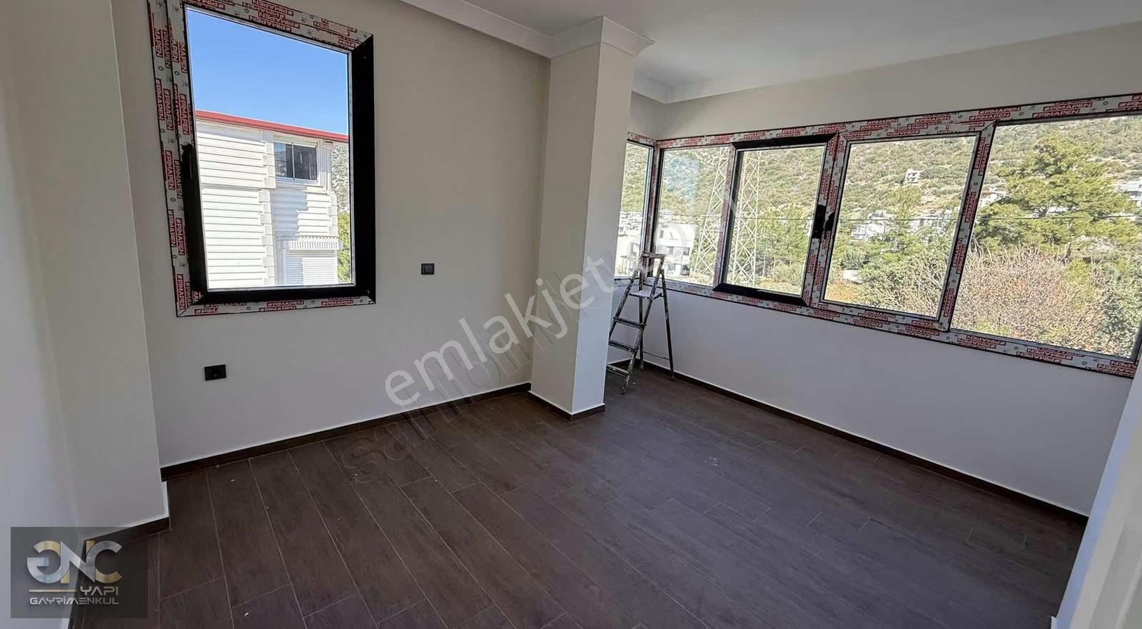 Sıfır Yapı Geniş Bahçeli Deniz Manzaralı Yazlık - Görsel 25