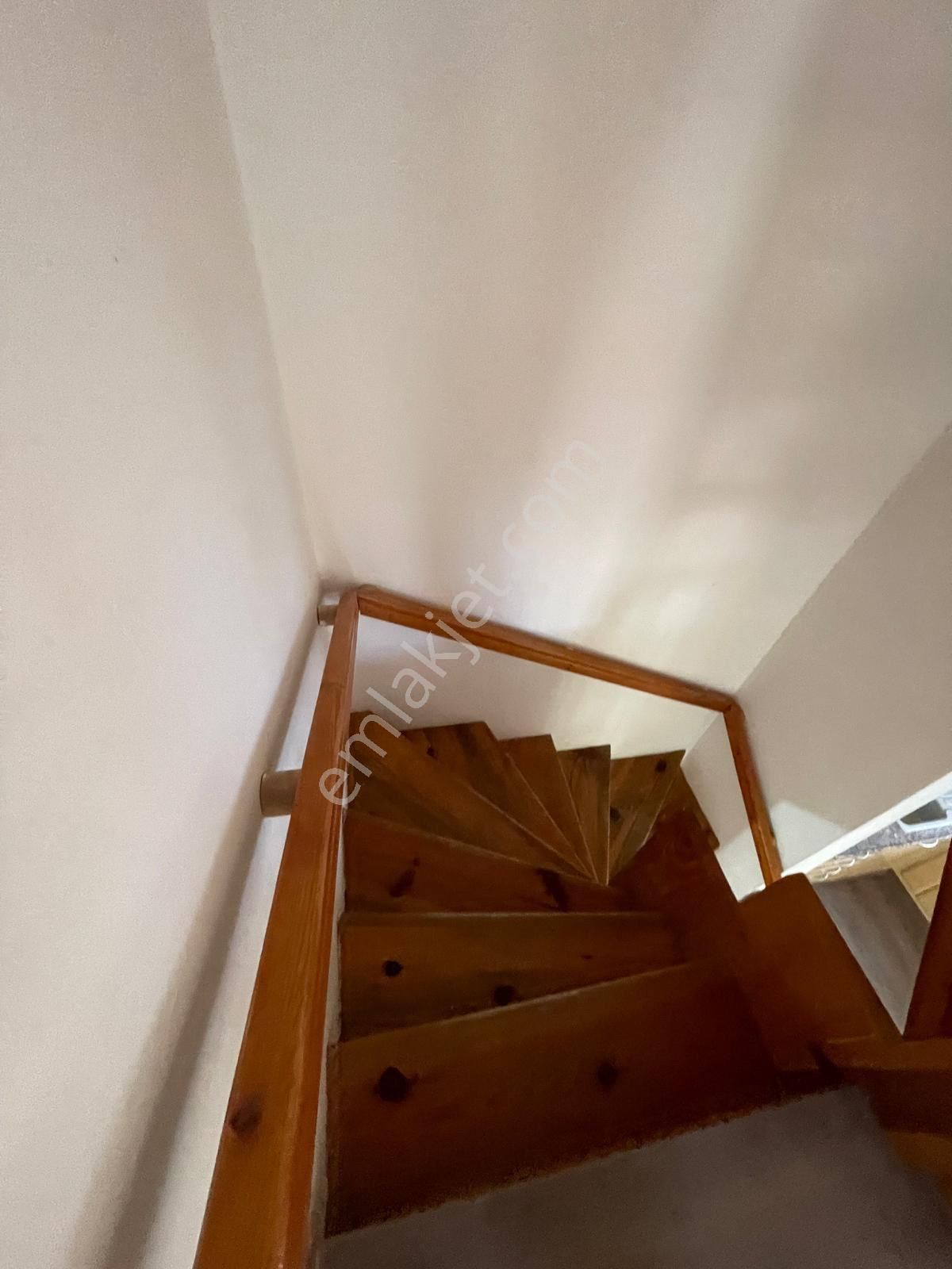 Seferihisar Ürkmez Deniz Tarafında Satılık Geniş Bahçeli 3 + 1 Dubleks Yazlık - Görsel 14