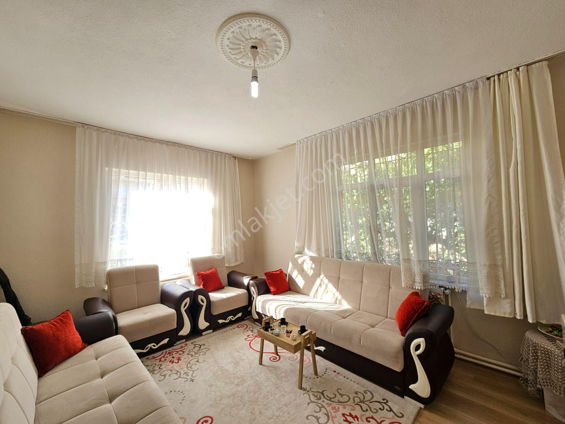 Malazgirt Mahallesinde 3+1 Bakımlı Masrafsız Satılık Fırsat Daire - Görsel 16