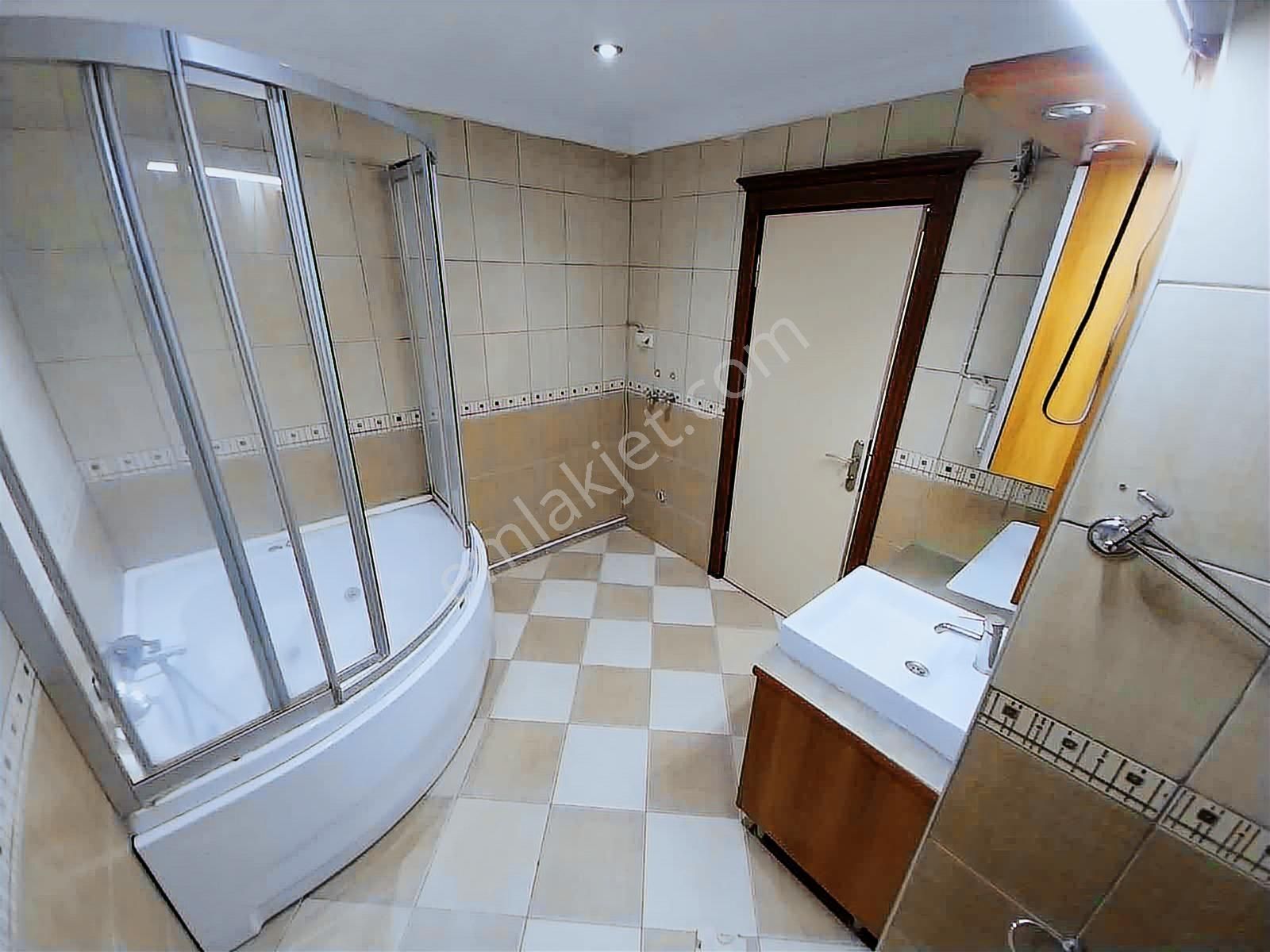 Meydan Kavağında Site İçerisinde Güvenlikli Havuzlu Geniş 3+1 - Görsel 20