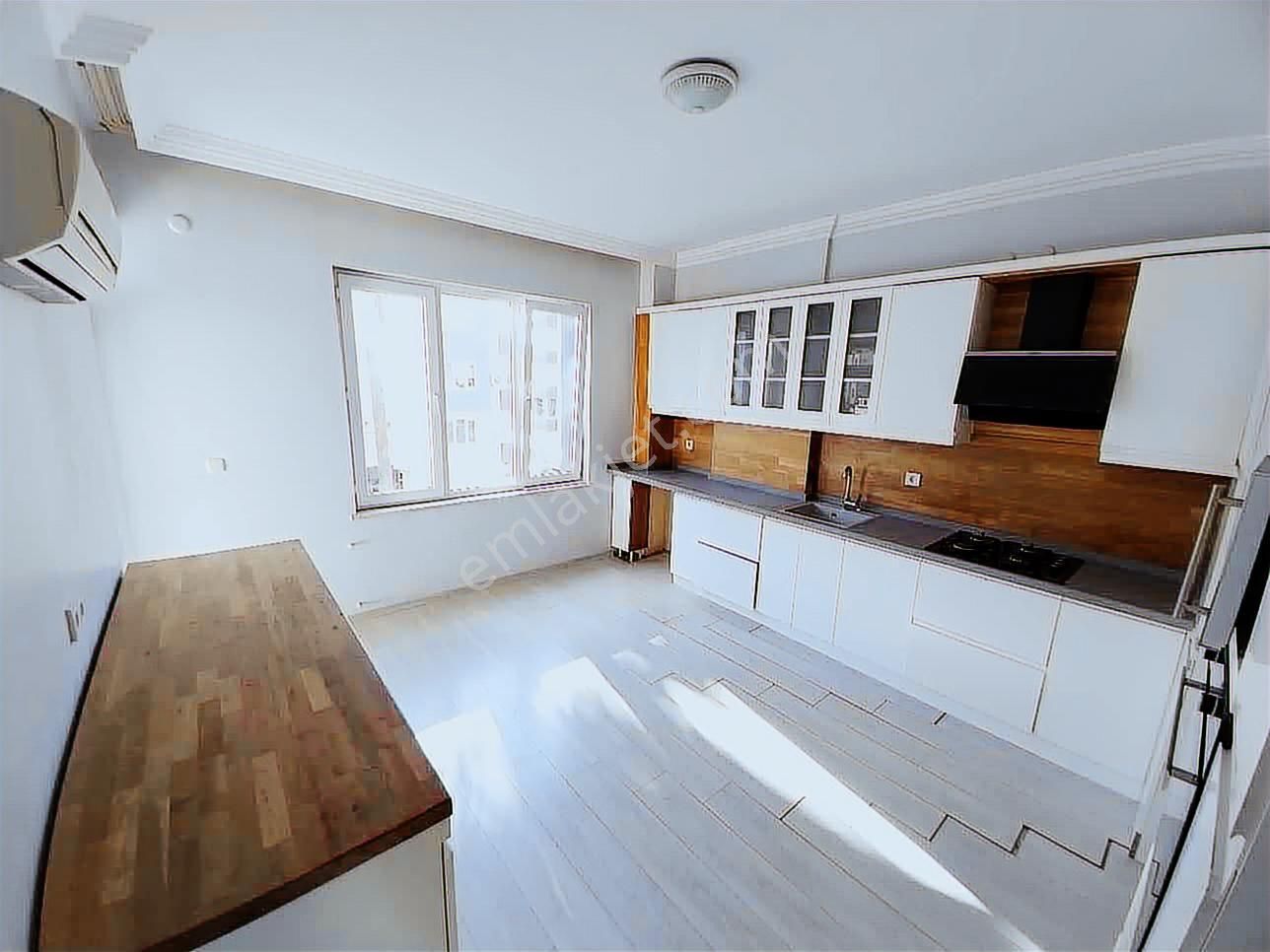 Meydan Kavağında Site İçerisinde Güvenlikli Havuzlu Geniş 3+1 - Görsel 17