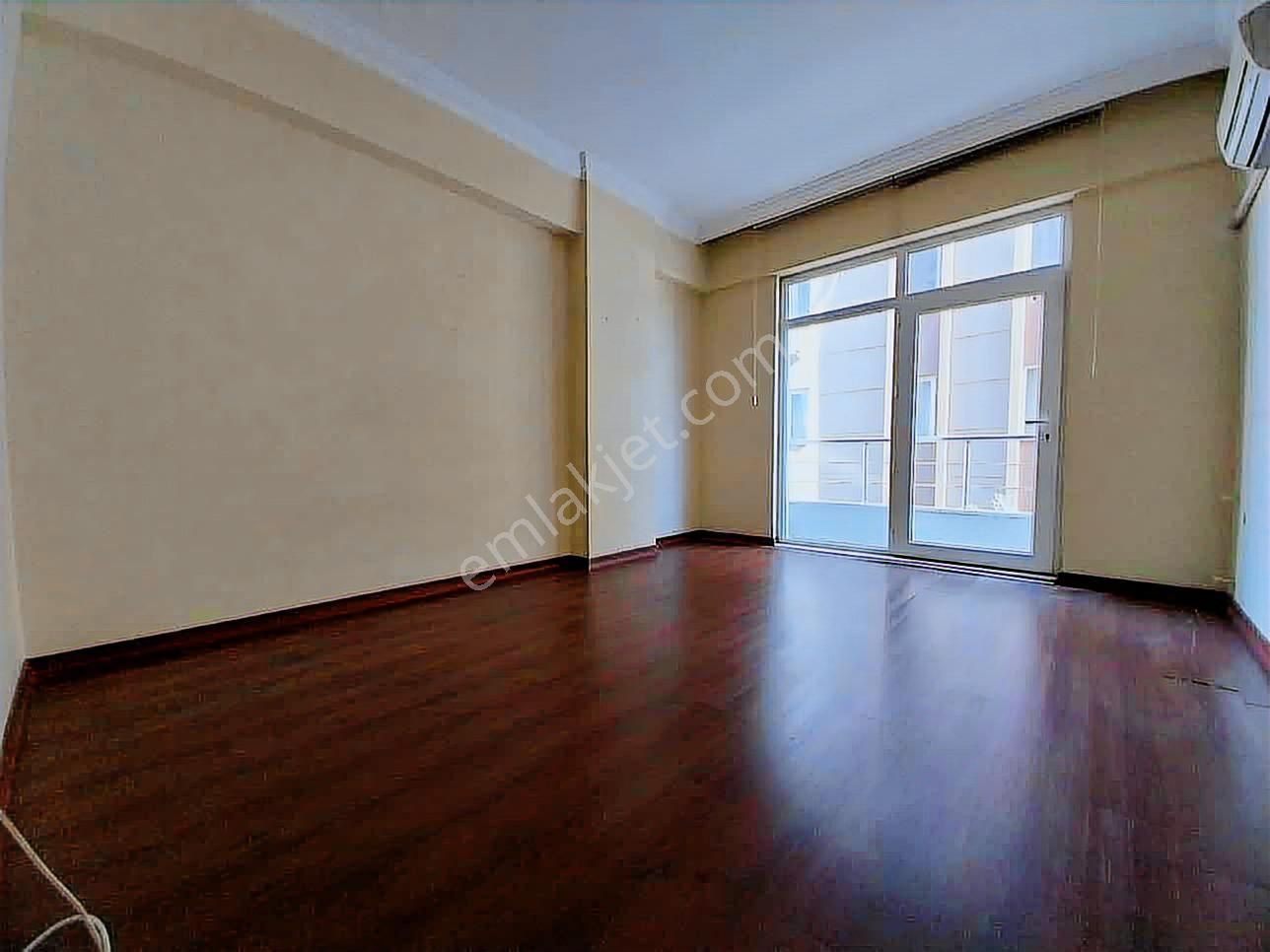 Meydan Kavağında Site İçerisinde Güvenlikli Havuzlu Geniş 3+1 - Görsel 2