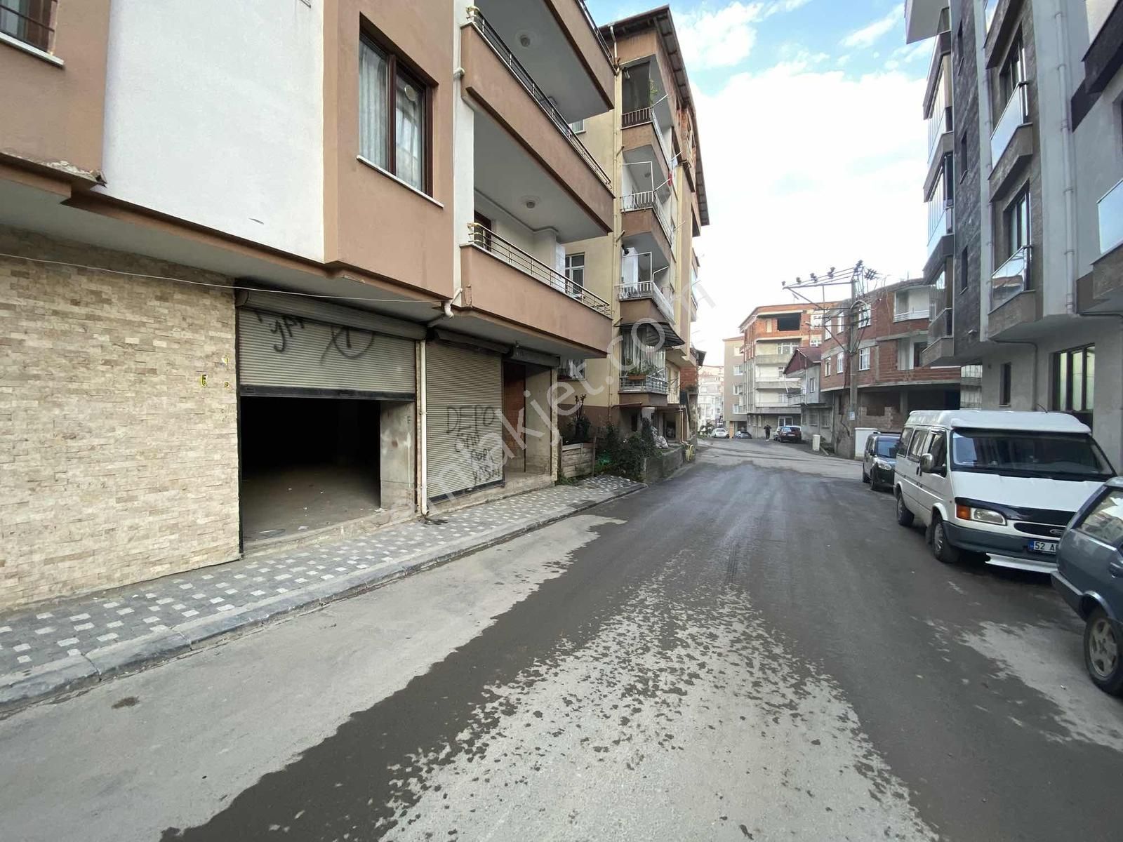 Kiralık Depo Merkezde Büyük Araç Yük Boşatma İçin Uygun Güzergah - Görsel 5