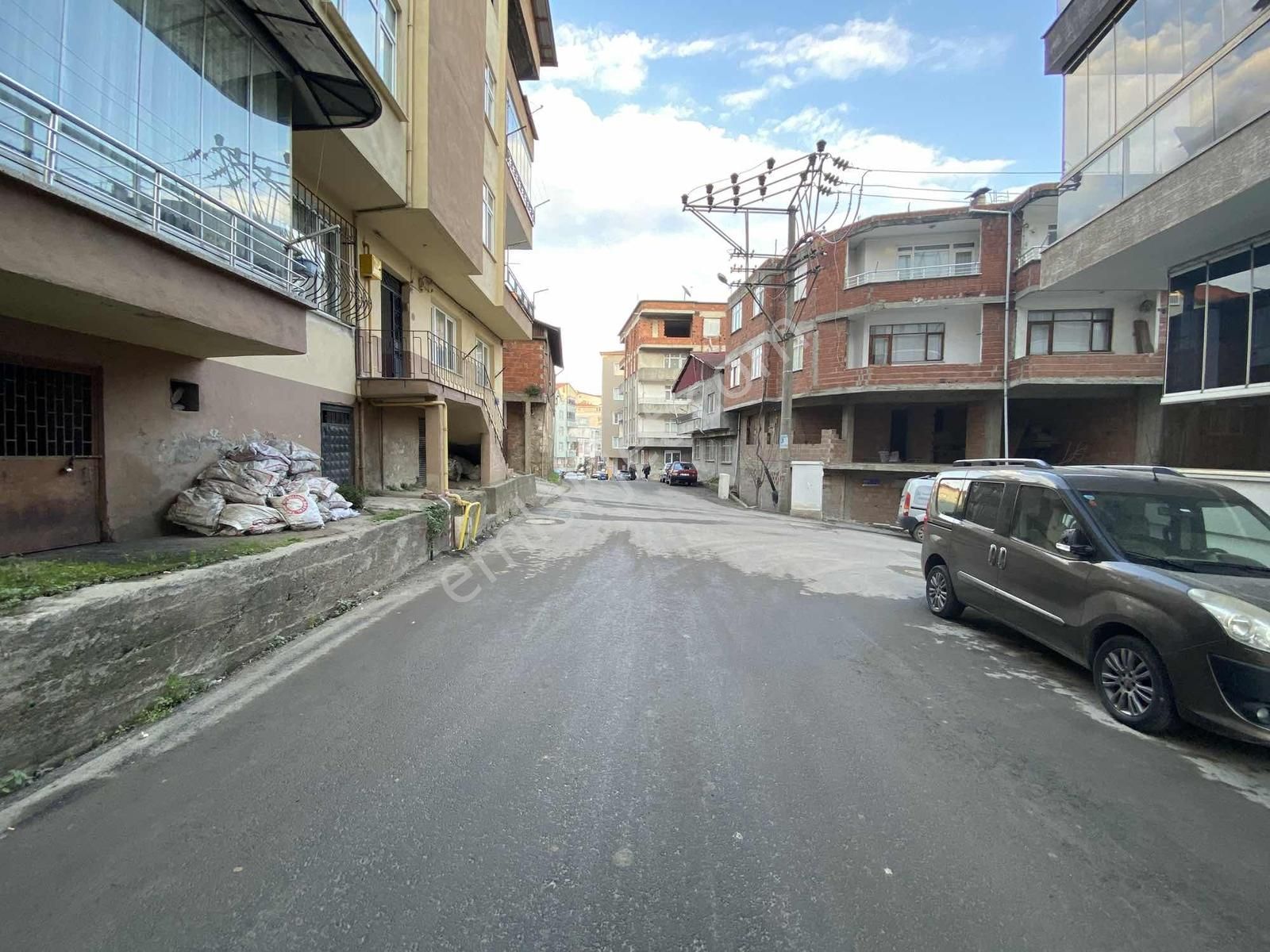 Kiralık Depo Merkezde Büyük Araç Yük Boşatma İçin Uygun Güzergah - Görsel 8