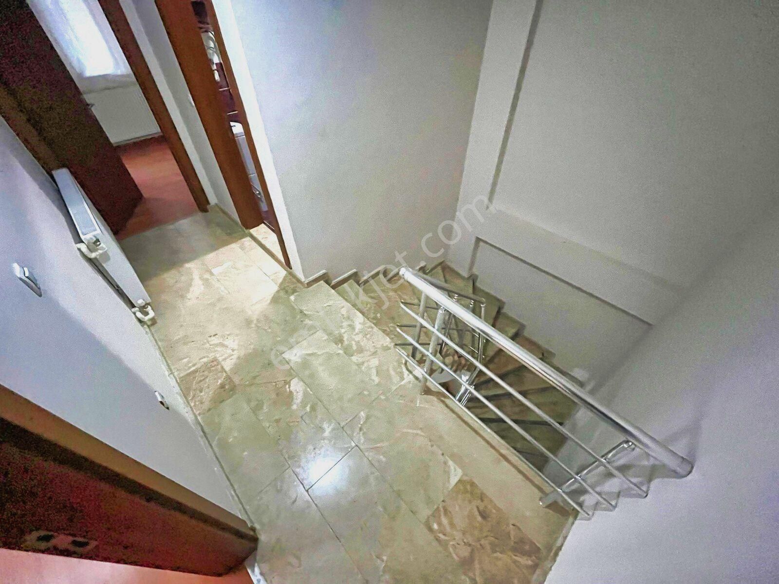 ⬛⬛aktiften Akçayda Doğayla İç İçe Modern Yaşam; 9 Yaşında 3 Katlı Kapalı Teraslı 4+1 Müstakil Ev - Görsel 16