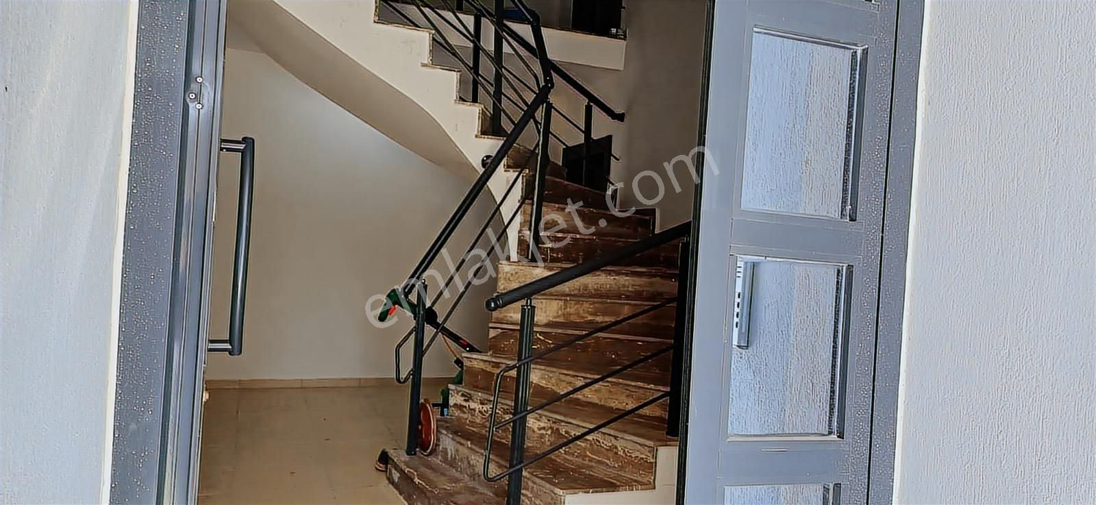 İzmir Foça Yenibağarasında Yılın Son Fırsatı 2+1 Daire - Görsel 4