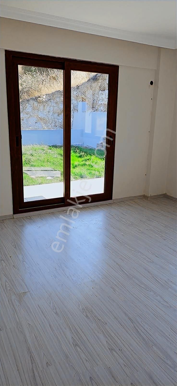 İzmir Foça Yenibağarasında Yılın Son Fırsatı 2+1 Daire - Görsel 5