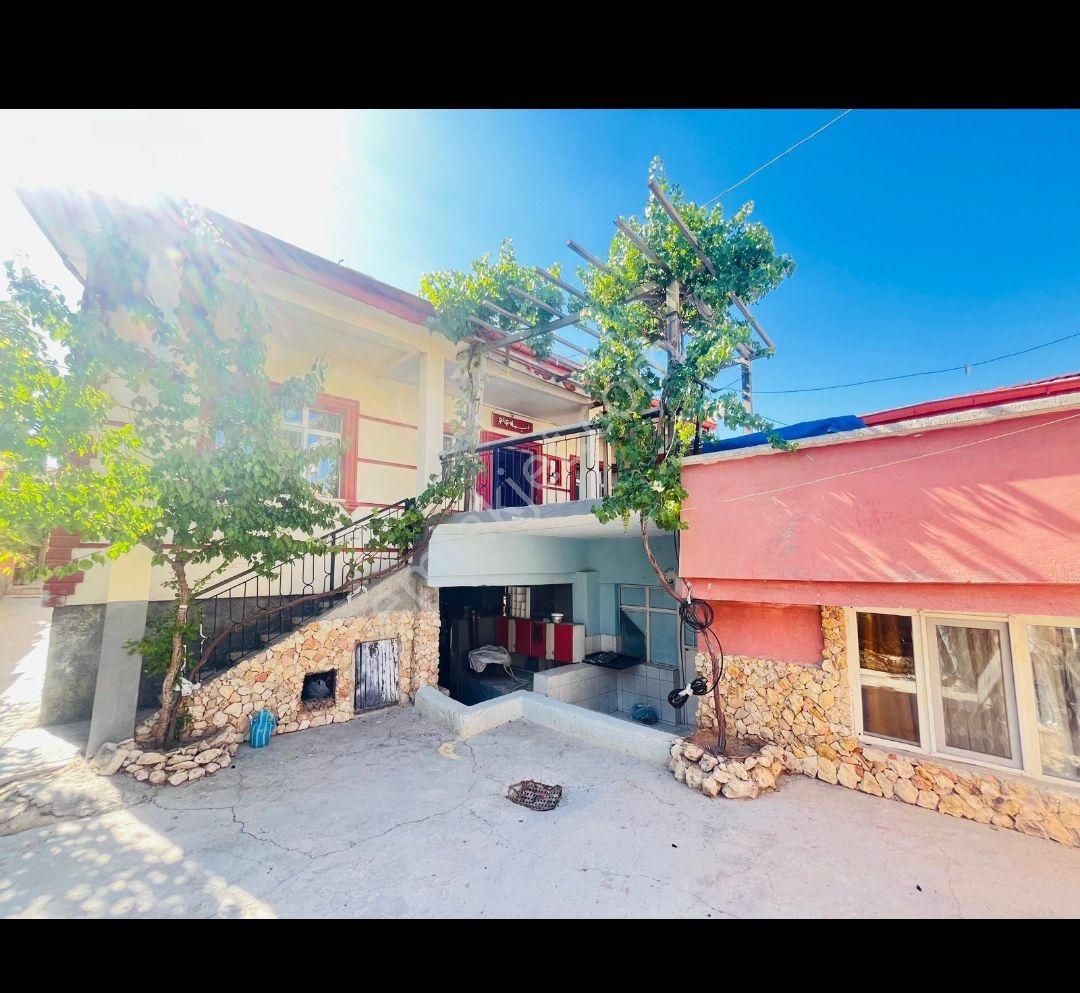 Hanaybaşı Mahallesinde Satılık 4+1 Müstakil Ev & 389 M² Arsa - Görsel 3