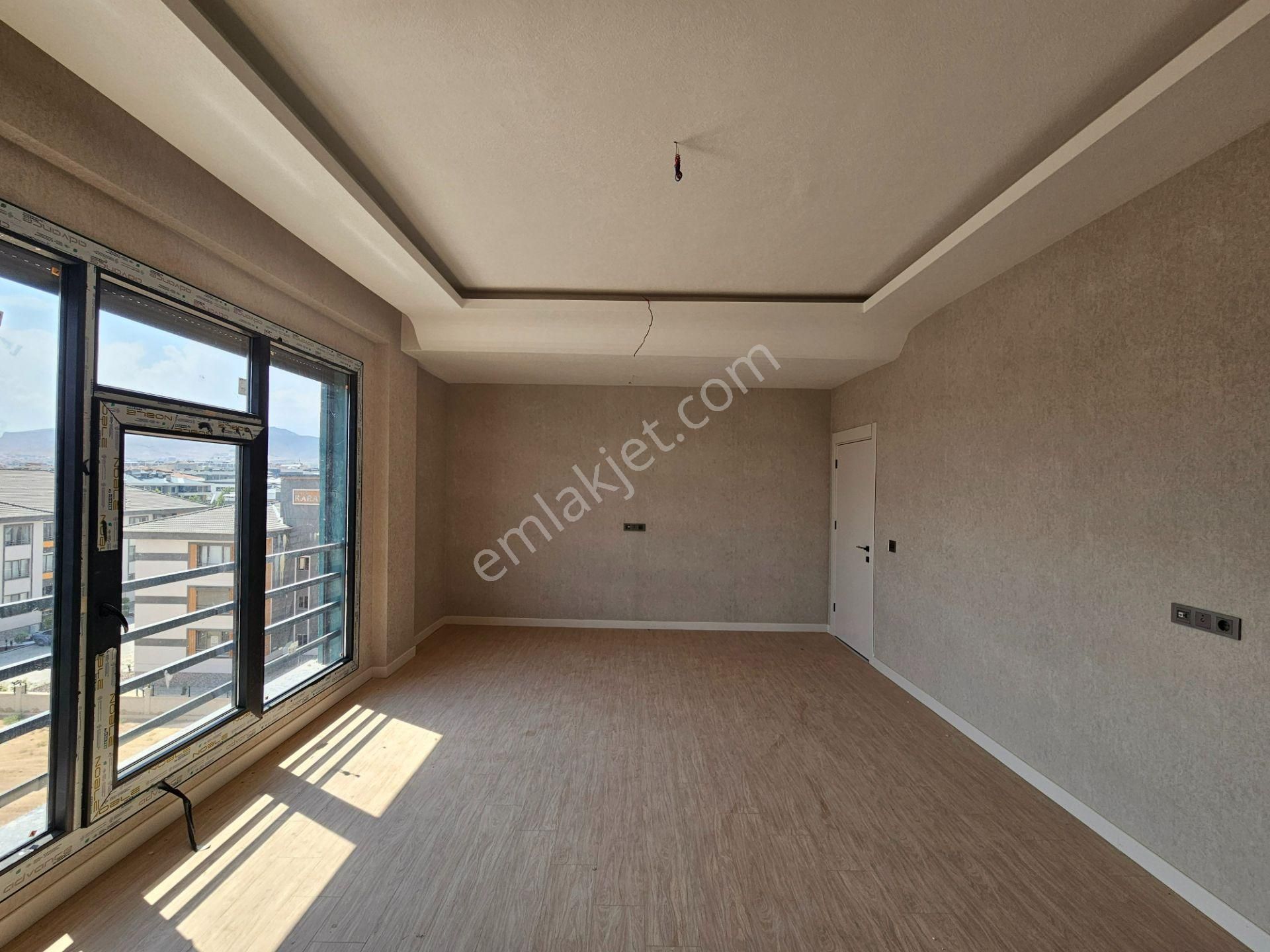 Beyhekim Caddesinde Akıllı Ev Sistemli 4+1 Fırsat Ultra Lüx Daire - Görsel 17