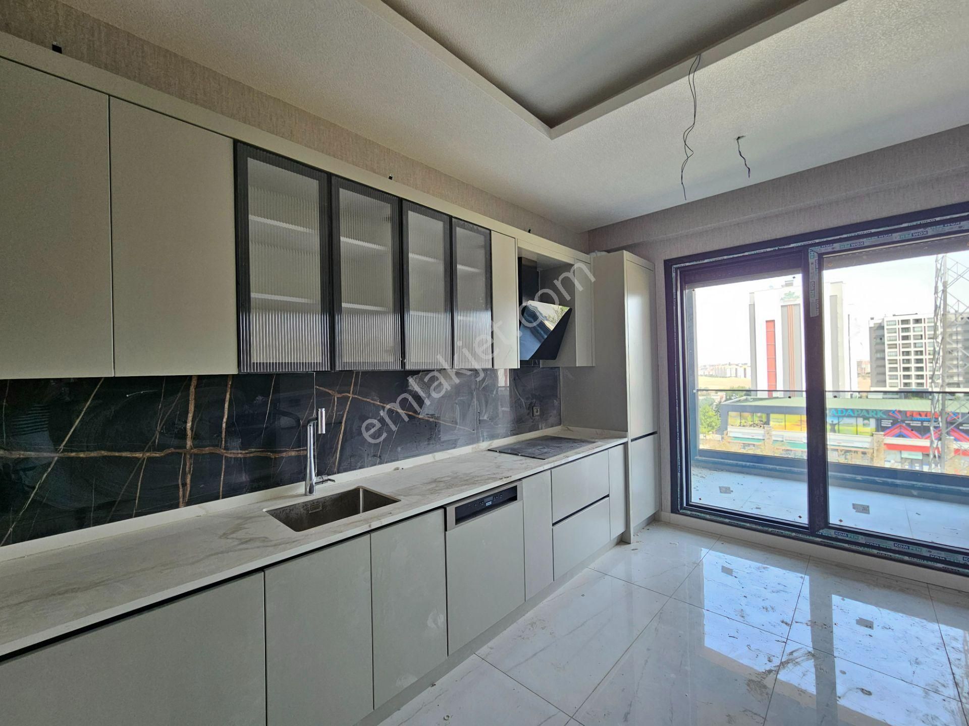 Beyhekim Caddesinde Akıllı Ev Sistemli 4+1 Fırsat Ultra Lüx Daire - Görsel 10